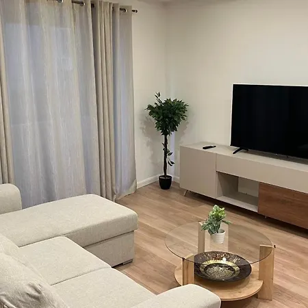 דירה 2 Bedrooms With Sea View *