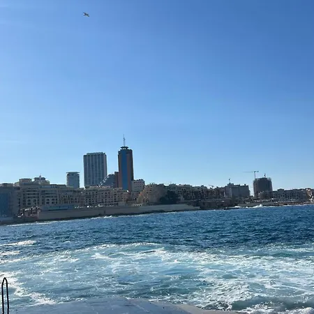 2 Bedrooms With Sea View Apartamento